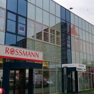 Pawilon handlowy (Cezal)